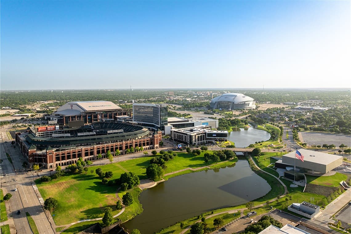 Commercial concrete contractors in Arlington